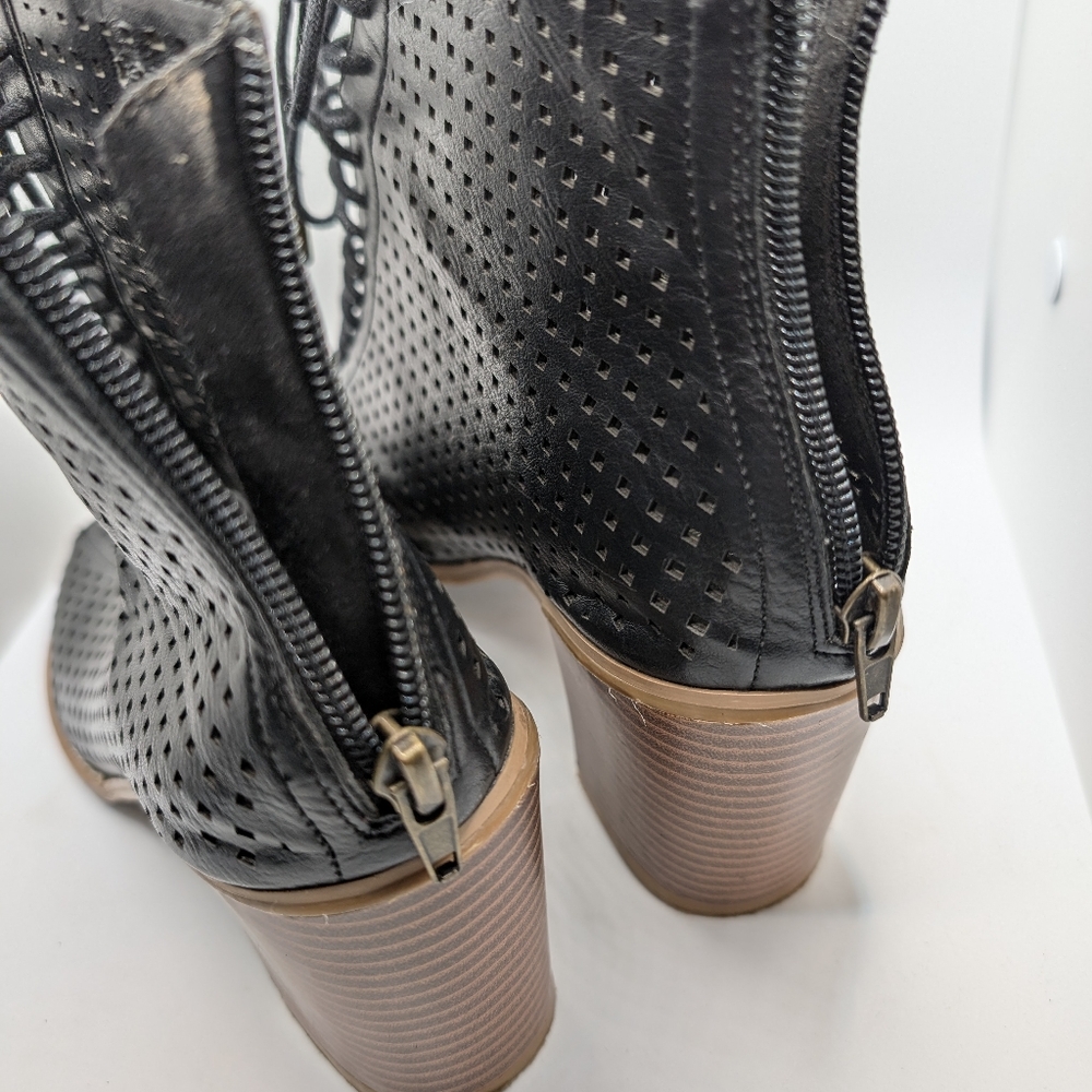 Forever 21 Black lace up booties sz 9 - Picture 7 of 9